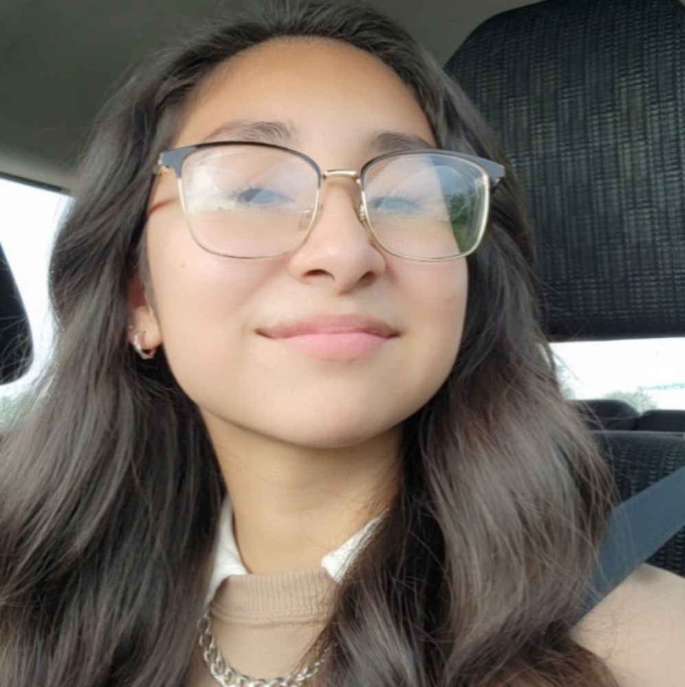 Meet your Posher, Cassandra